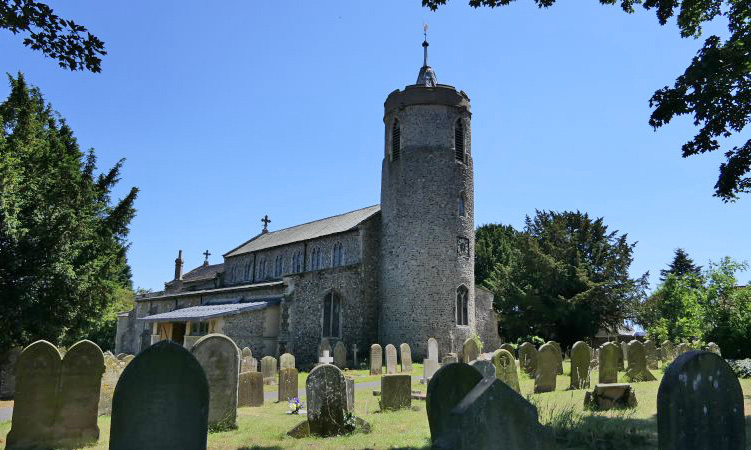 LongStrattonChurchOutside